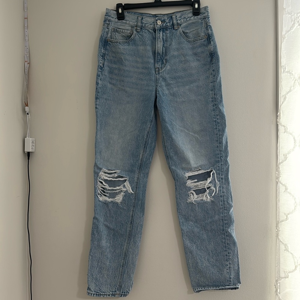 EUC light wash denim mom jeans- LONG